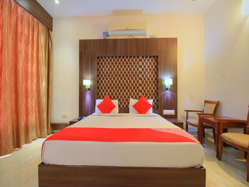 Grand Milestone Hotel 迈索尔 外观 照片