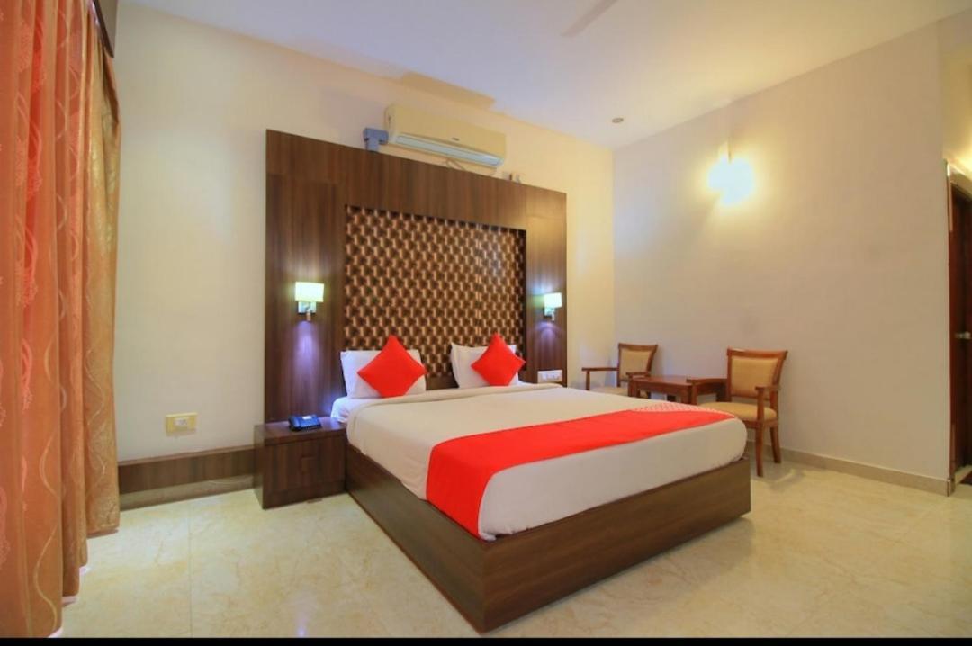Grand Milestone Hotel 迈索尔 外观 照片